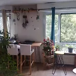 Logement Cosy A 2 Pas Du Parc Des Buttes Chaumont.