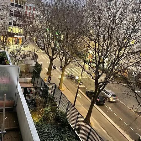 Logement Cosy A 2 Pas Du Parc Des Buttes Chaumont. Apartment *